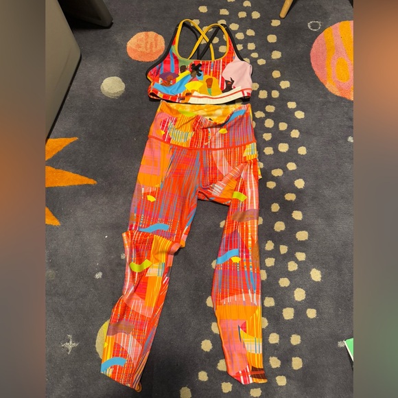 Peloton x Monica Ahanonu Strappy Bra and High-Waisted Leggings - Size Medium - Picture 4 of 7